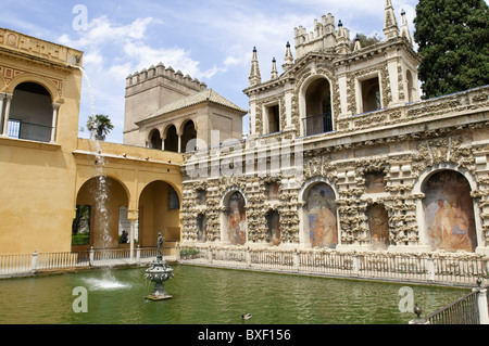 Del mercurio in piscina i giardini dell'Alcazar, palazzo di Alcazar, Siviglia, Spagna Foto Stock