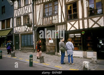 Bookstore, bookshop, libraio, prenota concessionario, libri usati e nuovi, Rue de Martainville, città di Rouen, Alta Normandia, Francia Foto Stock