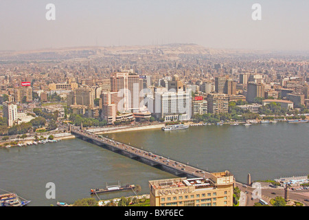 Vista dalla Torre di Cairo a Il Cairo e il Nilo al Cairo, Egitto Foto Stock