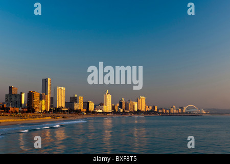 Vista dello skyline di Durban dal punto di sviluppo. Durban. KwaZulu Natal. Sud Africa. Foto Stock