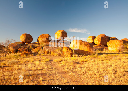 Tramonto sulla Devils marmi, Wauchope, Territorio del Nord Foto Stock