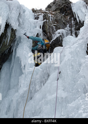 Arrampicata su ghiaccio in Snowdonia Foto Stock