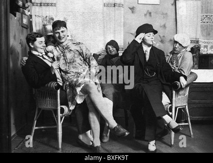 carnevale, festa con gli amici, Berlino, Germania, circa 1926, diritti aggiuntivi-clearences-non disponibile Foto Stock