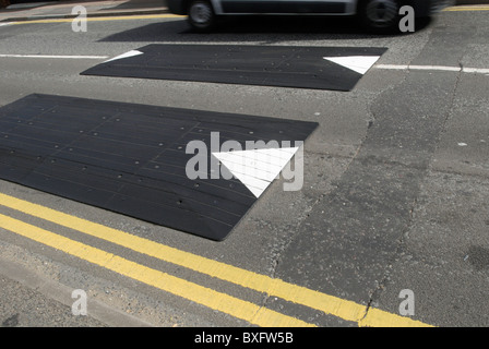 La velocità su strada gobbe REGNO UNITO Foto Stock