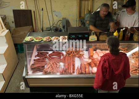 Nova Scotia, Canada. Carni al mercato agricolo di Halifax Seaport. Foto Stock