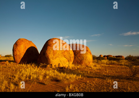 Tramonto sulla Devils marmi, Wauchope, Territorio del Nord Foto Stock