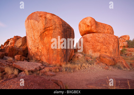 Twilight su i diavoli marmi, Wauchope, Territorio del Nord Foto Stock