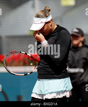 Nadia PETROVA (RUS) in azione contro Lucie SAFAROVA (CZE) Foto Stock