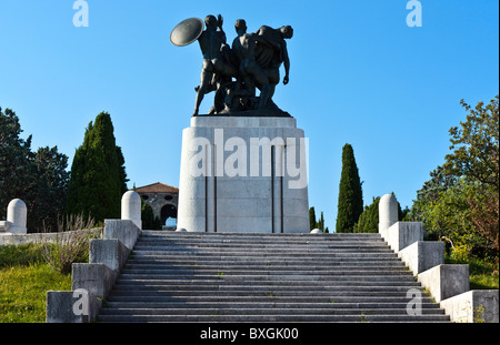 L'Italia, Trieste,il memoriale di guerra monumento su San Giusto hill Foto Stock