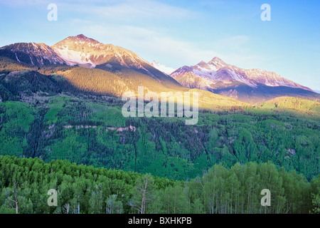 La famiglia Bianchi all'alba dalla U.S. Forest Sunshine campeggio, San Juan National Forest, Colorado, STATI UNITI D'AMERICA Foto Stock