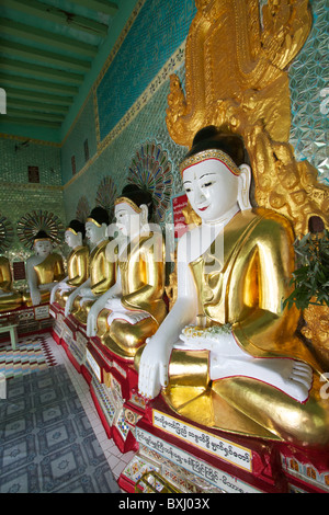 Statue di Buddha a umin thounzeh in sagaing Foto Stock