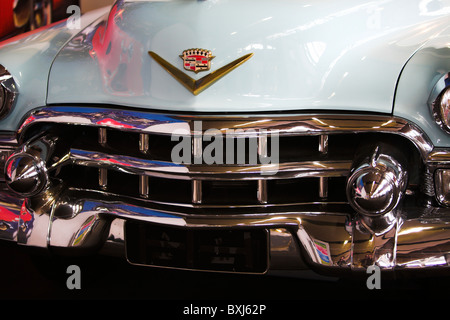 Serie 62 Cadillac la griglia e il dettaglio del Logo Foto Stock