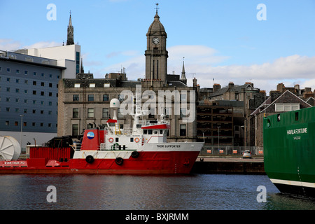 M/V Thor fautore di una nave al largo delle Isole Faerøer davanti al porto Board uffici nel porto di Aberdeen Foto Stock