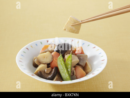 Verdure cotte lentamente, Chikuzenni Foto Stock