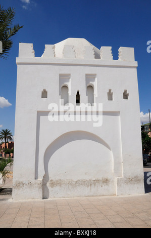 White Koubba, tomba di Fatima Zohra esterno su Avenue Mohammed Vin Marrakech Foto Stock