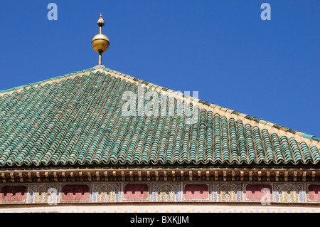 Vendita verde tetto di tegole di Bel Abbes Sidi Zaouia in Marrakech Foto Stock