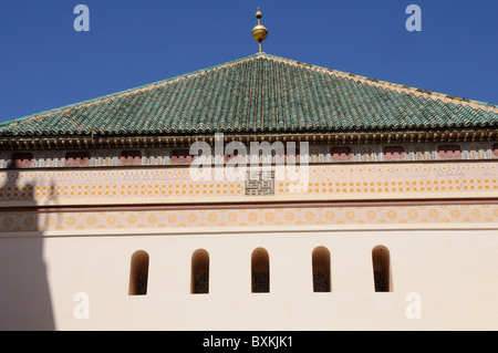 Vendita verde tetto di tegole di Bel Abbes Sidi Zaouia in Marrakech Foto Stock