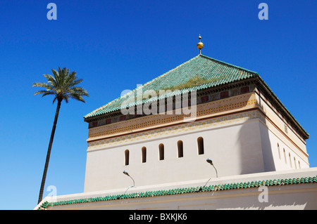 Vendita verde tetto di tegole di Bel Abbes Sidi Zaouia in Marrakech Foto Stock