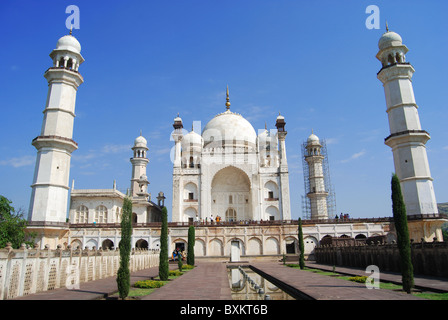 Il Bibi-Ka-Maqbara. Aurangabad, Maharashtra, India. Il Bibi-Ka-Maqbara è un bellissimo Mausoleo. Taj del Deccan Foto Stock