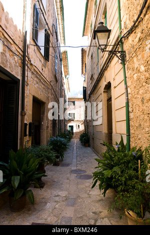 Un paesaggio dal villaggio di Fornalutx in le montagne Tramuntana sull isola di Maiorca, Spagna. Foto Stock