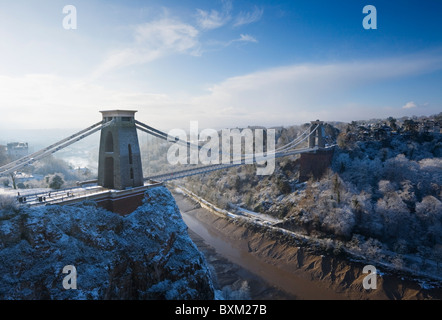 Il ponte sospeso di Clifton, d'inverno. Bristol. In Inghilterra. Regno Unito. Foto Stock