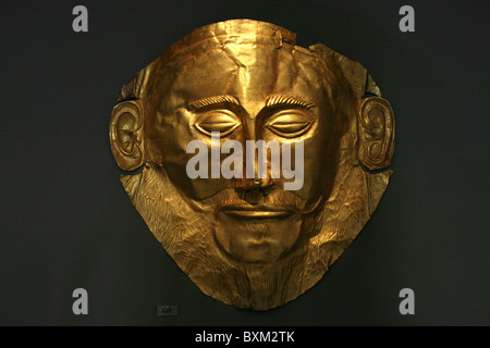 Oro maschera funebre di Agamennone da Micene nel Museo Archeologico Nazionale di Atene, Grecia. Foto Stock