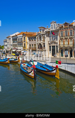 Barche tradizionali ' Moliceiros', canale centrale, Aveiro, regione di Beiras regione, Portogallo Foto Stock