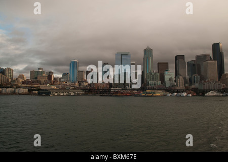 Seattle Skyline visto dal traghetto Foto Stock