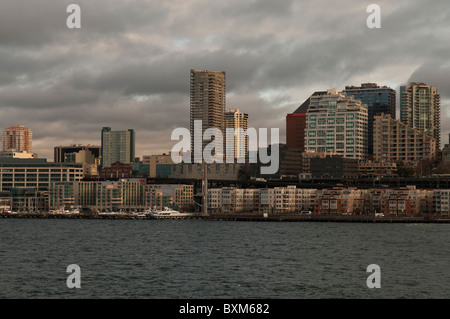 Seattle Skyline visto dal traghetto Foto Stock