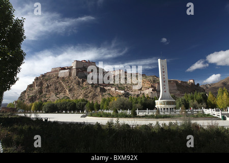 Gyantse Dzong o Gyantse fortezza nel Gyantse o Gyangtse in Tibet, in Cina. Foto Stock