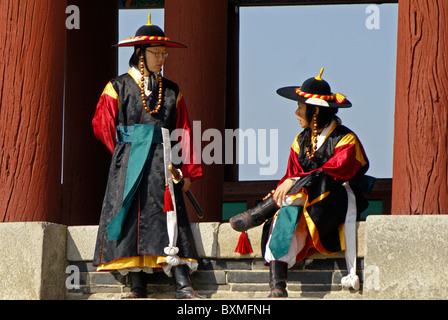 Protezioni a Hwaeseong, Fortezza di Suwon, Corea del Sud Foto Stock