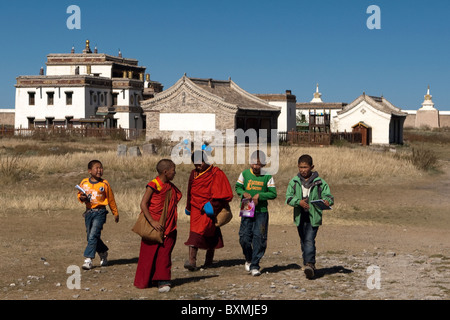 Erdene Zuu Khiid monestery, Mongolia - GIOVANI MONACI Foto Stock