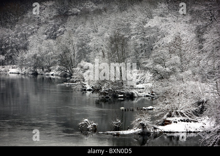 L'inverno, fiume Ruhr, nevoso, Essen, Germania. Foto Stock