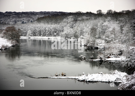 L'inverno, fiume Ruhr, nevoso, Essen, Germania. Foto Stock