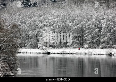 L'inverno, fiume Ruhr, nevoso, Essen, Germania. Foto Stock