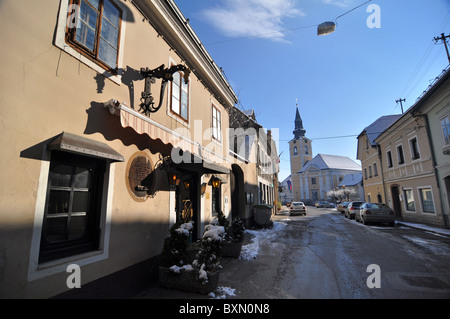 Metlika su una soleggiata giornata invernale Foto Stock