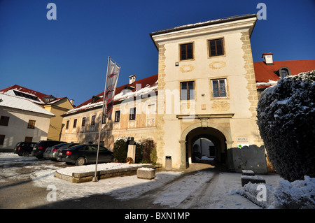 Metlika su una soleggiata giornata invernale Foto Stock