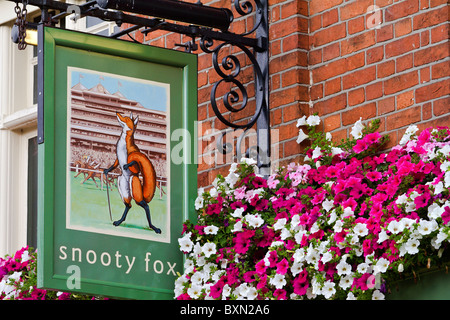 Regno Unito Newbury Snooty Fox Pub segno Foto Stock