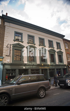 La Civetta e la Pussycat Pub in Redchurch Street, Shoreditch, East London, Regno Unito Foto Stock