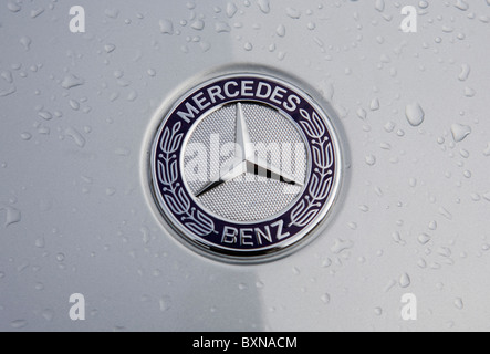 Una Mercedes-Benz concessionaria auto. Foto Stock