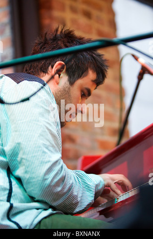 New York Indie Rock Band Vampire Weekend in concerto Foto Stock