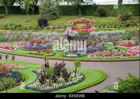 La Cava, Shrewsbury, Shropshire, in piena fioritura durante la Shrewsbury Flower Show. Foto Stock