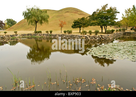 Tomba Daereungwon complessa, Gyeongju, Corea del Sud Foto Stock