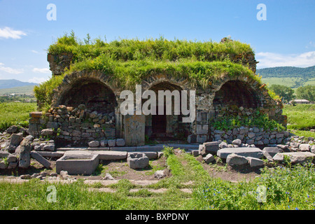 Chiesa Armena all interno della fortezza di Lori Berd nel nord Armenia Foto Stock