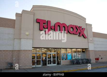 Un TJ Maxx sconto negozio di abbigliamento. Foto Stock