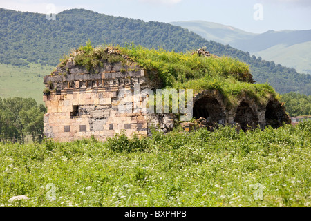 Chiesa Armena all interno della fortezza di Lori Berd nel nord Armenia Foto Stock