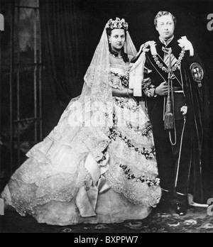 EDWARD, PRINCIPE DI GALLES (più tardi Edward VII) sposa la Principessa Alexandra della Danimarca, la Cappella di San Giorgio., Windsor,10 marzo 1863. Foto Stock