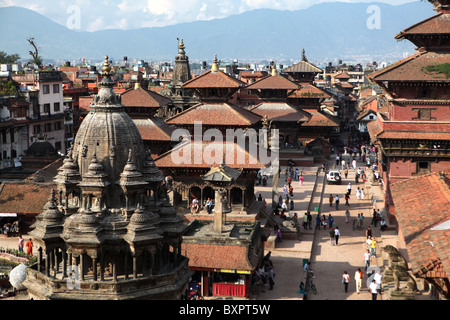 Viste di Durbar Square con il suo distintivo templi, Patan, Valle di Kathmandu, Nepal, Asia. Foto Stock