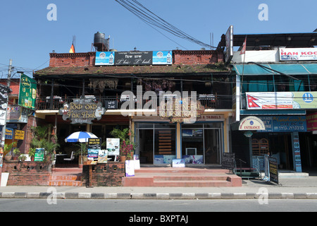 Viaggi e tour negozi nella città di Pokhara in Nepal. Foto Stock