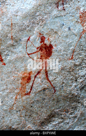 Archer, mostrato con la bowstring richiamato, preistorici pitture rupestri dalla popolazione San, montagne Cederberg, Sud Africa Foto Stock